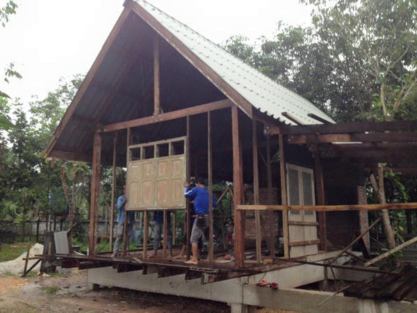 บ้านไม้ชั้นเดียวยกพื้นสูง