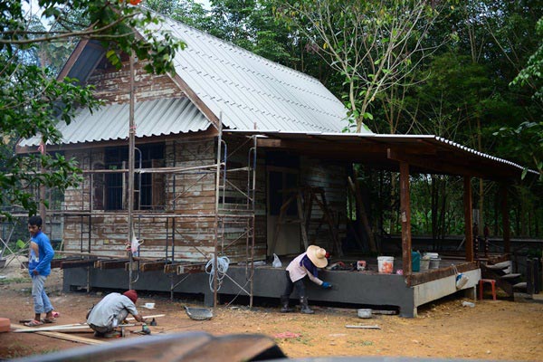 บ้านไม้ชั้นเดียวยกพื้นสูง