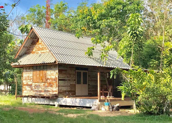 บ้านไม้ชั้นเดียวยกพื้นสูง