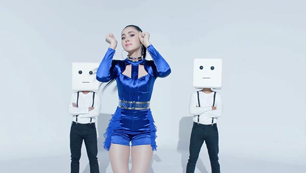 ใหม่ ดาวิกา 