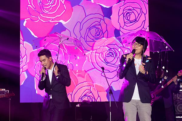 คูลฟาเรนไฮต์ มิวสิก อะไลฟ์ สามหนุ่ม สาวรุม