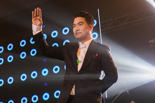 คูลฟาเรนไฮต์ มิวสิก อะไลฟ์ สามหนุ่ม สาวรุม