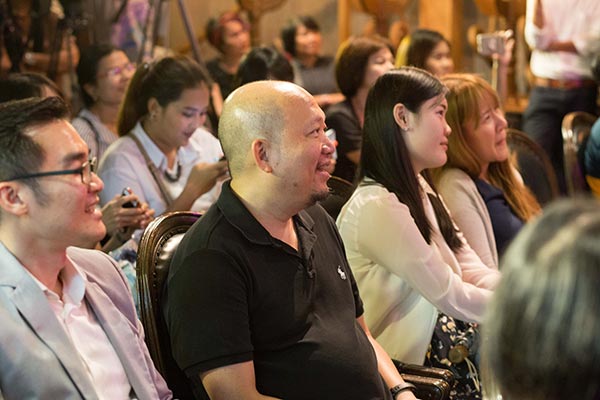 นภ พรชำนิ 