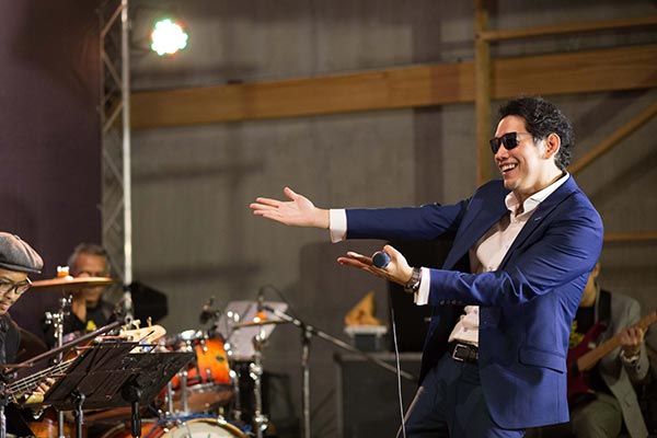 นภ พรชำนิ 