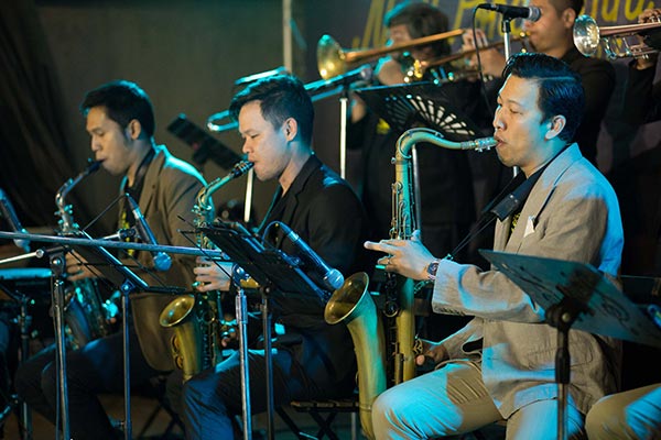 นภ พรชำนิ 