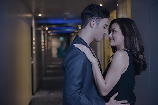 หญิง รฐา