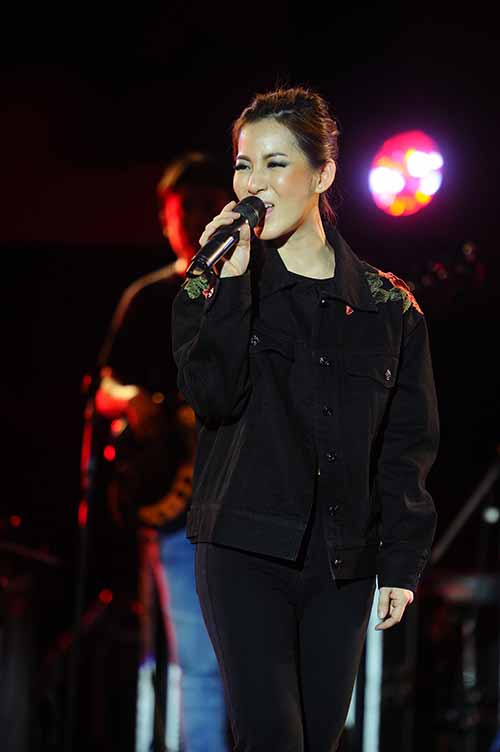 Wacoal และ 88 5 EDS present Beautiful Moment Concert