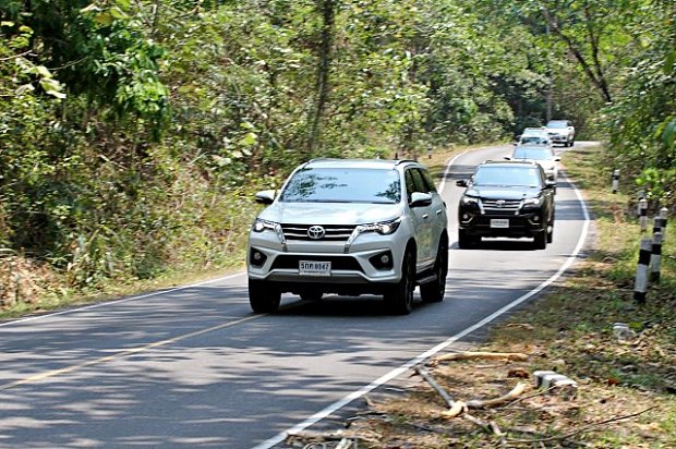 เทคนิคการขับรถขึ้น-ลงเขา