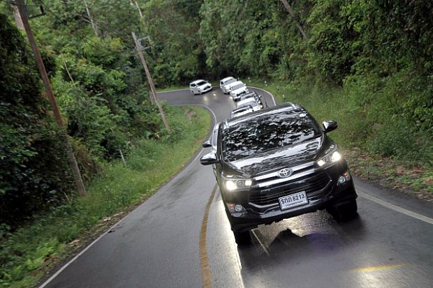 เทคนิคการขับรถขึ้น-ลงเขา