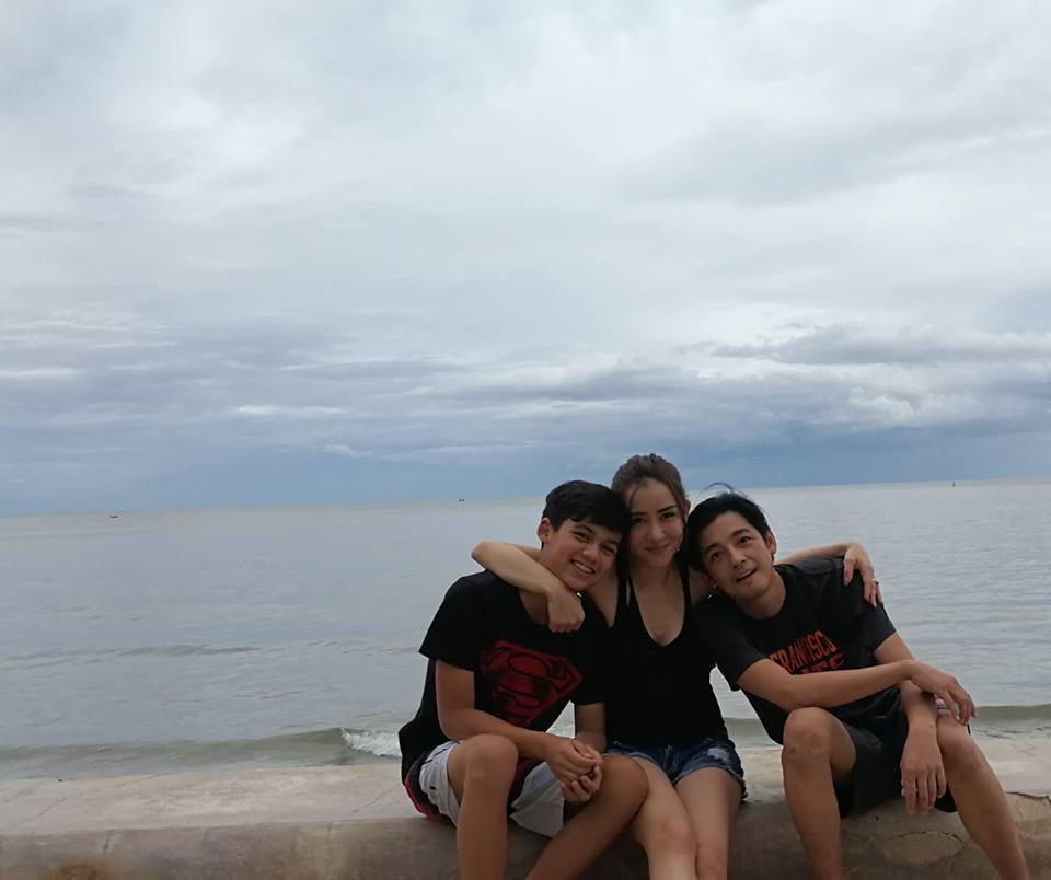 หนุ่ม นิโคล