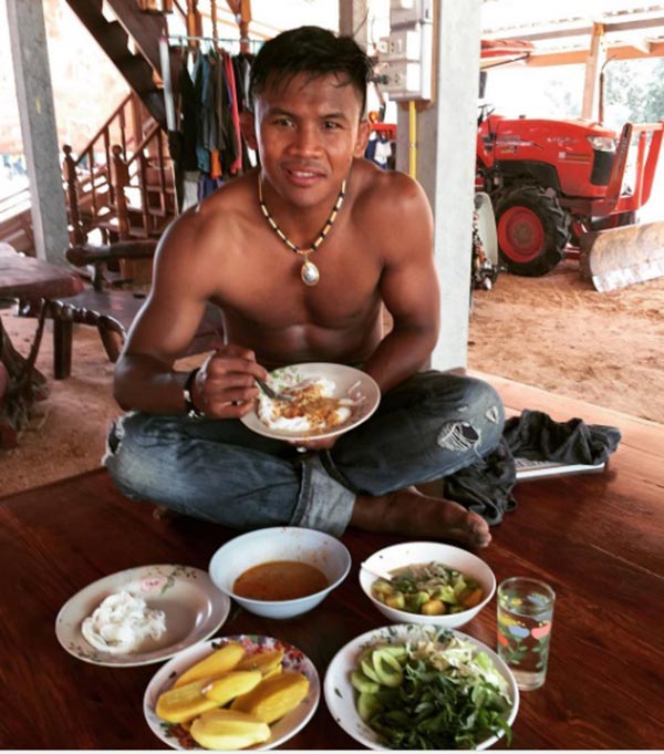 บัวขาว บัญชาเมฆ