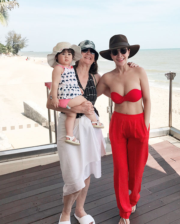 พลอย ภรรยาเจจินตัย