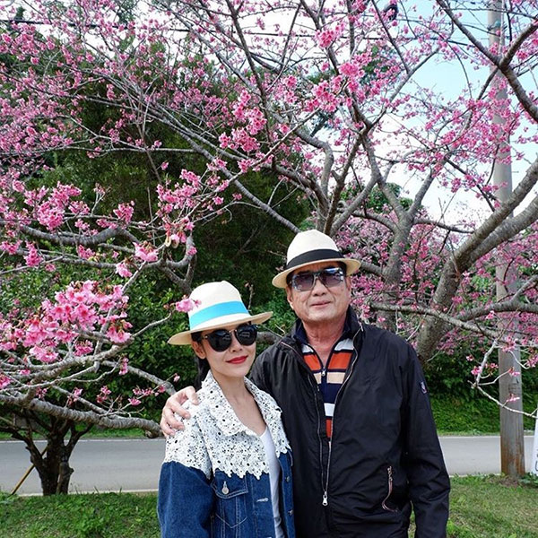 ยุวเรต ควง พล.ต.อ. สันต์ เที่ยวญี่ปุ่น