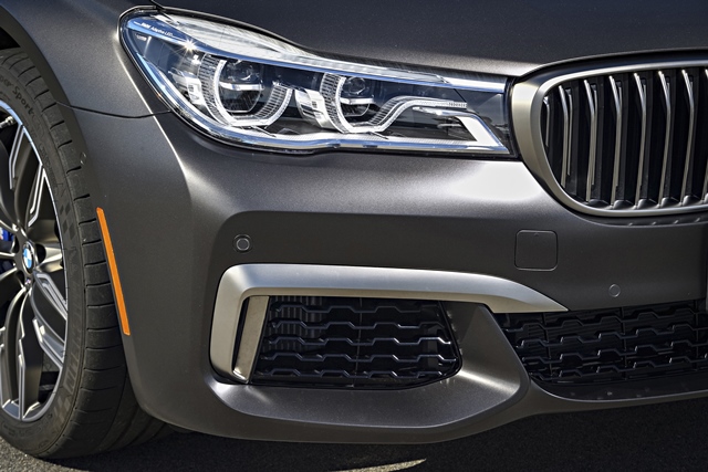 BMW M760Li xDrive 2017