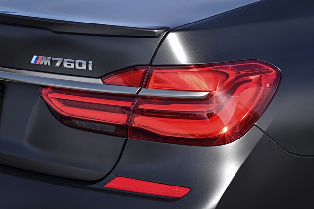 BMW M760Li xDrive 2017