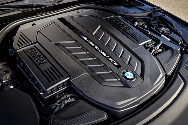 BMW M760Li xDrive 2017