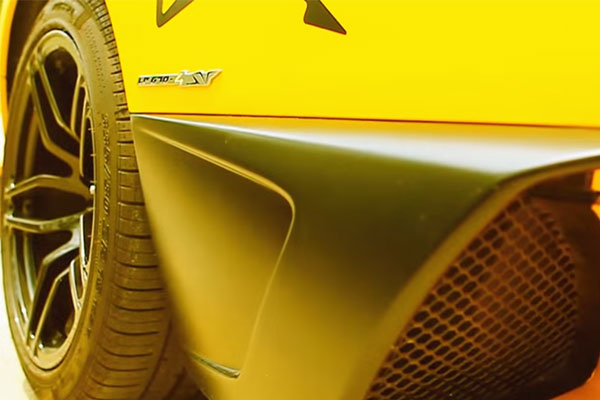 ส่องรถหรู  อรรจอศิรา เข็มกลัด