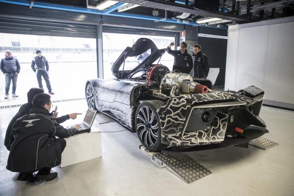 Techrules Ren ไฮเปอร์คาร์ไฮบริด