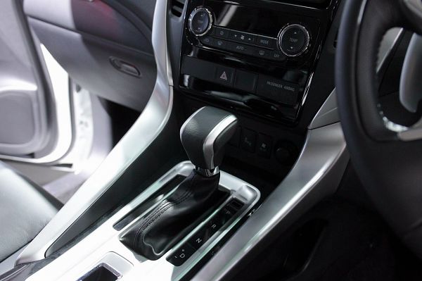 Mitsubishi Pajero Sport 2017 ใหม่