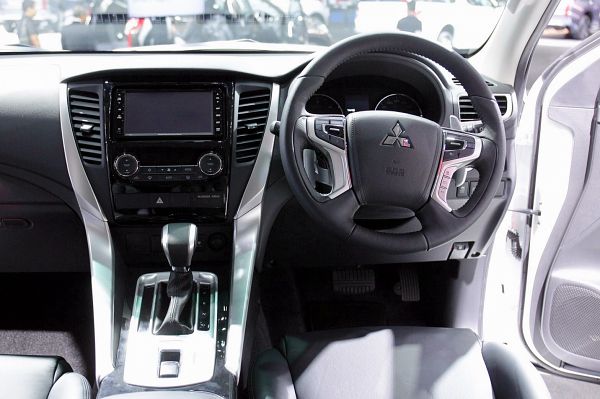 Mitsubishi Pajero Sport 2017 ใหม่