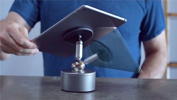 Pukk ขาตั้งแท็บเล็ตแบบแม่เหล็ก 