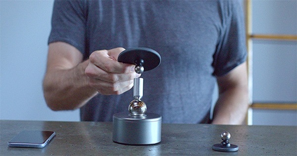 Pukk ขาตั้งแท็บเล็ตแบบแม่เหล็ก 