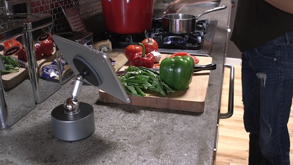 Pukk ขาตั้งแท็บเล็ตแบบแม่เหล็ก 