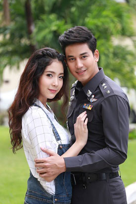 รักหลงโรง