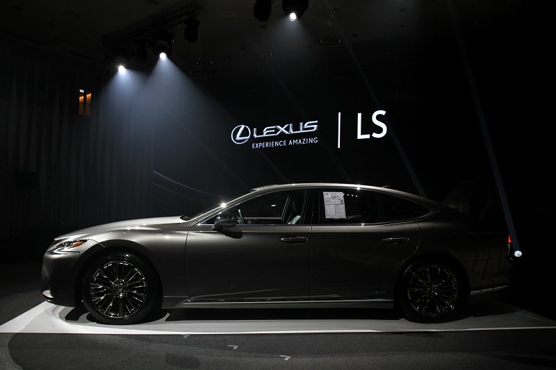 Lexus LS 2018
