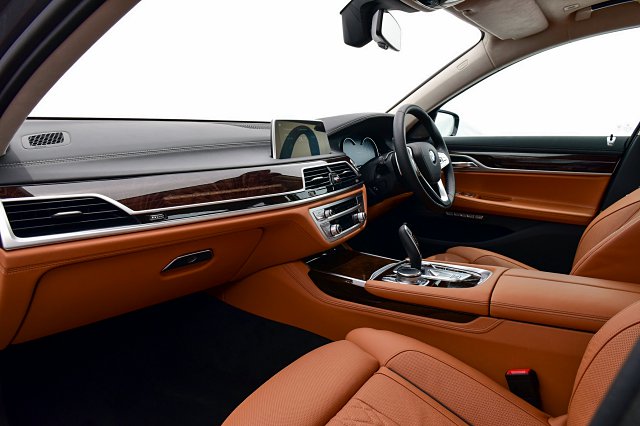 BMW Series 7 ปี 2017