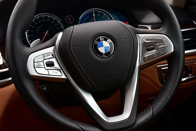 BMW Series 7 ปี 2017