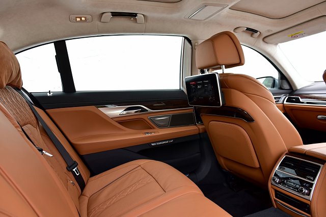 BMW Series 7 ปี 2017