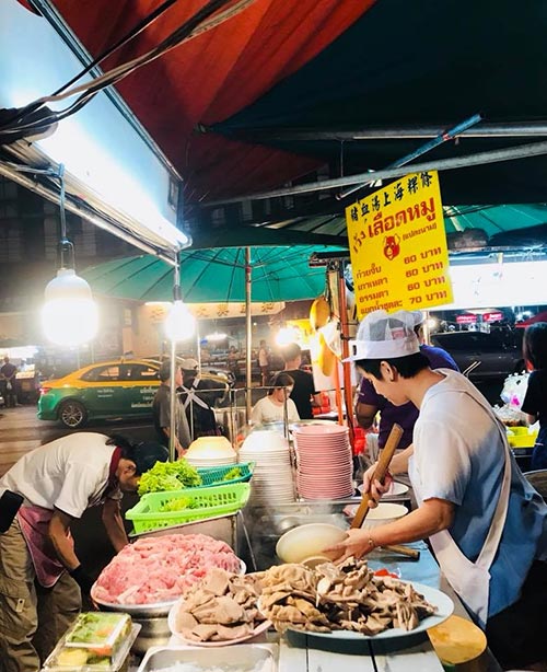 ร้านข้างทางเจ้าอร่อยในกรุงเทพฯ