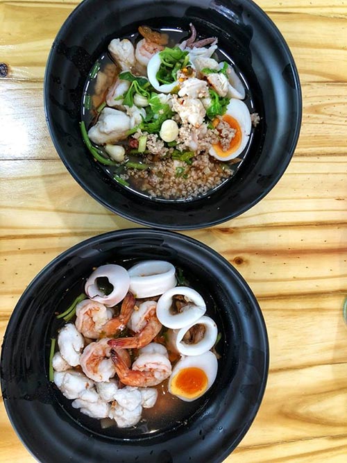 ร้านข้างทางเจ้าอร่อยในกรุงเทพฯ