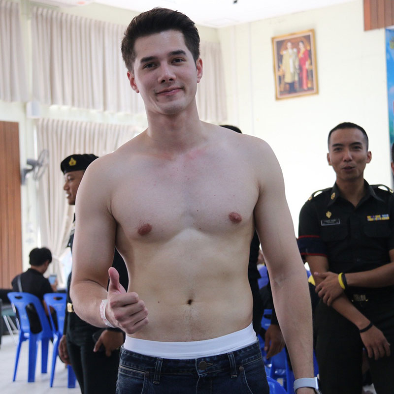 มิกค์ ทองระย้า สมัครเป็นทหารอากาศ