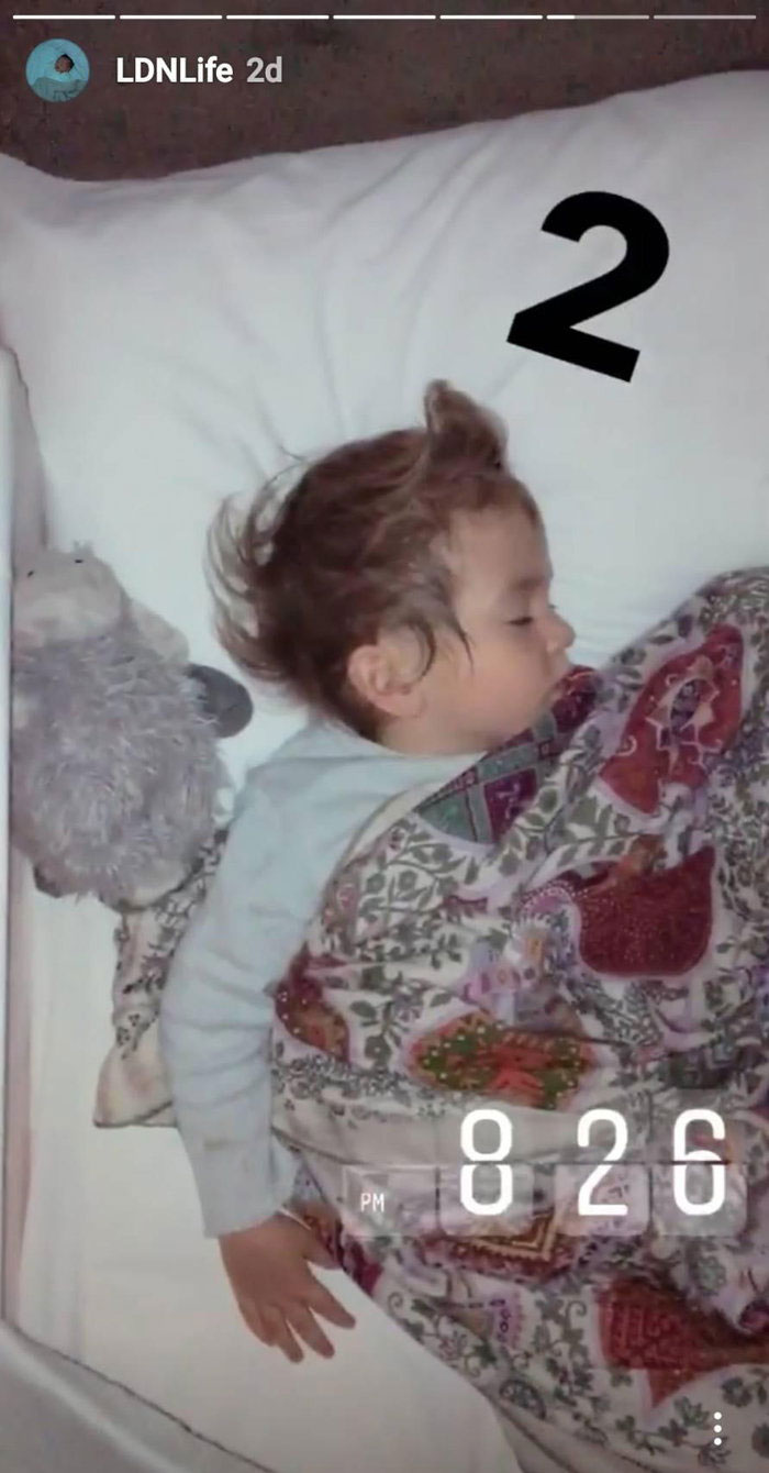 พอลล่า เทเลอร์ โชว์หน้าสดเลี้ยงลูก