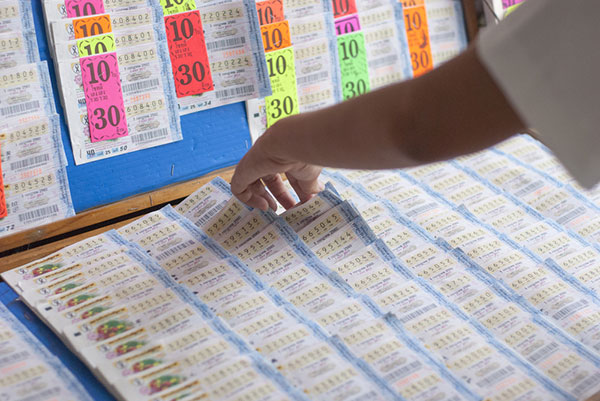 ครม. ไฟเขียว เปิดทางกองสลาก ออกหวยลอตโต้