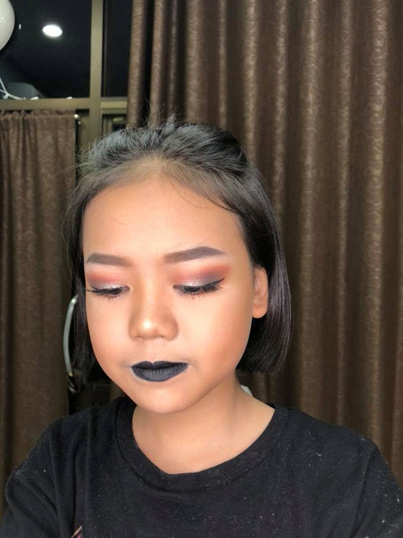 น้องแพรพาเพลิน ผงาดเวทีโลก เป็นเมคอัพบนรันเวย์ London Fashion Week 2018