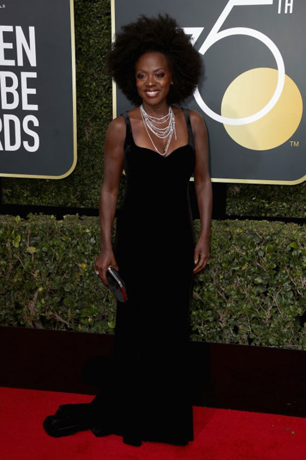 ส่องภาพ 15 เดรสดำสุดเด็ด ของเหล่าเซเลบ บนพรมแดง Golden Globes 2018