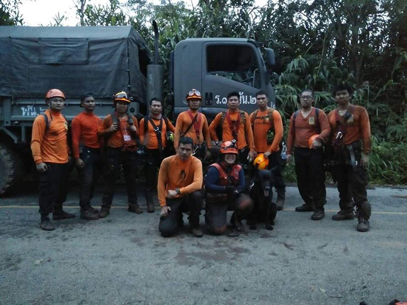 เจ้าทิกเกอร์ สุนัข K-9 ร่วมภารกิจหาปล่องที่ถ้ำหลวง แม้ทางชัน แต่น้องขอสู้