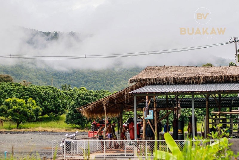 บัวขาว วิลเลจ รีสอร์ต-ค่ายมวยของ บัวขาว บัญชาเมฆ 