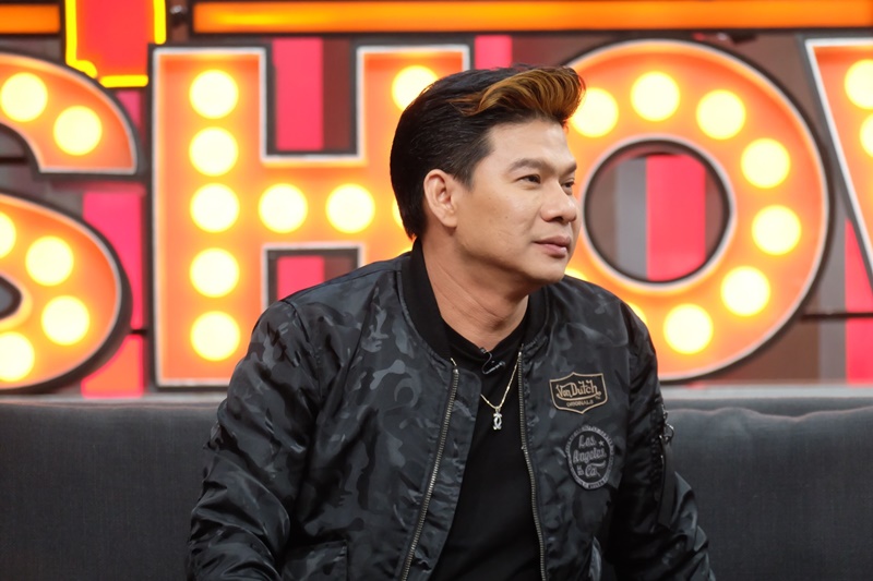 นุ้ย เชิญยิ้ม