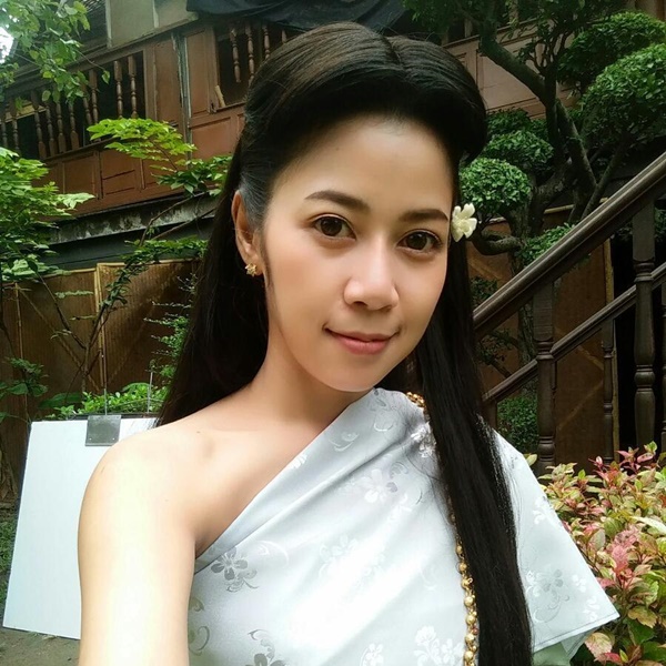 สแตนด์อิน เบลล่า