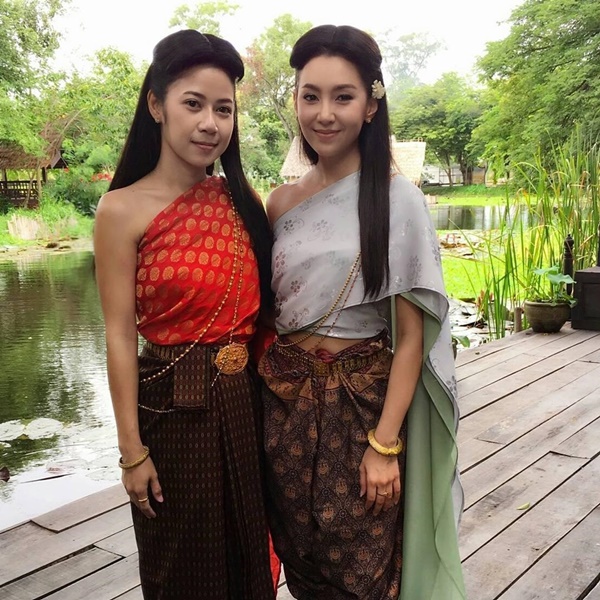 สแตนด์อิน เบลล่า