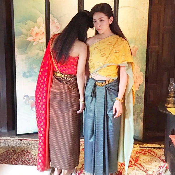 สแตนด์อิน เบลล่า