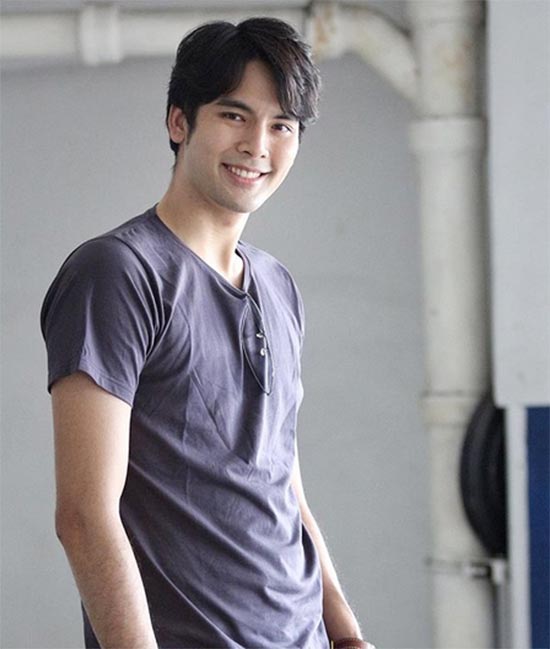 บอม ธนิน