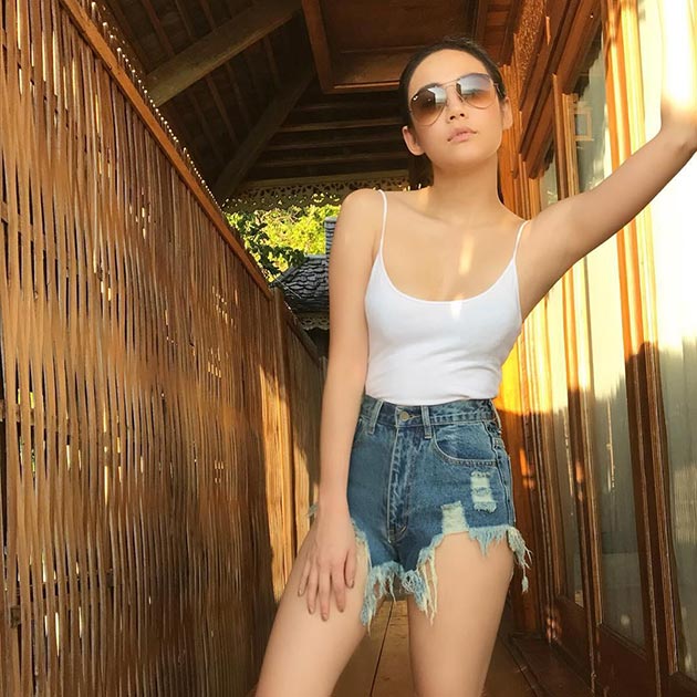 กางเกงยีนส์ขาสั้นดารา