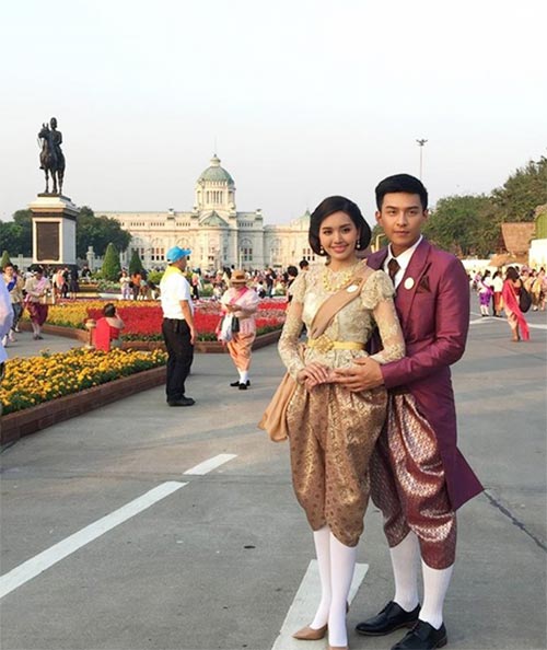 ดาราใส่ชุดไทย