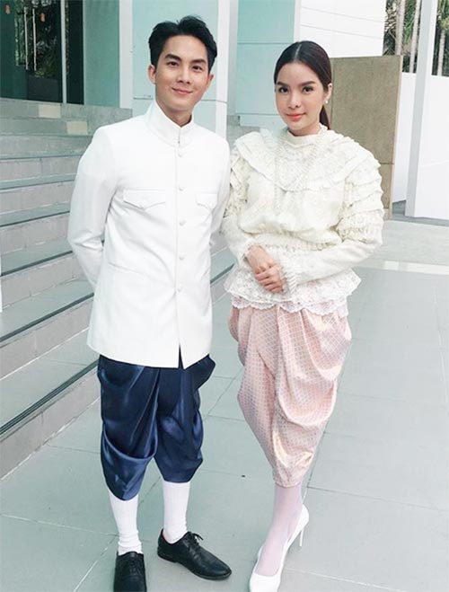 ดาราใส่ชุดไทย