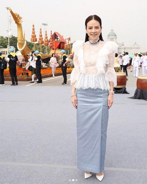 ดาราใส่ชุดไทย